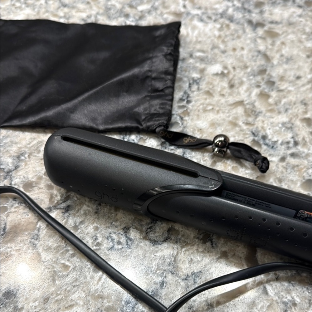 ghd Black Hair Straightener with Gold Plates - Picture 6 of 6